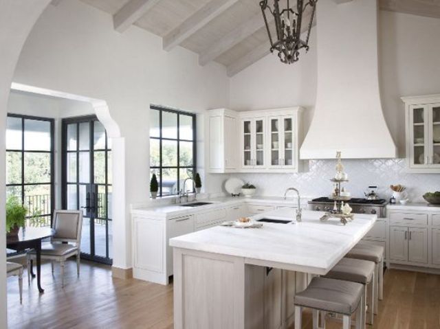 Tiered Stand Adds Vertical Interest to Stove Area