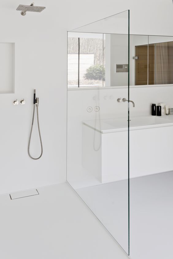 Minimalist Shower Niche Keeps Bathroom Essentials Out of Sight