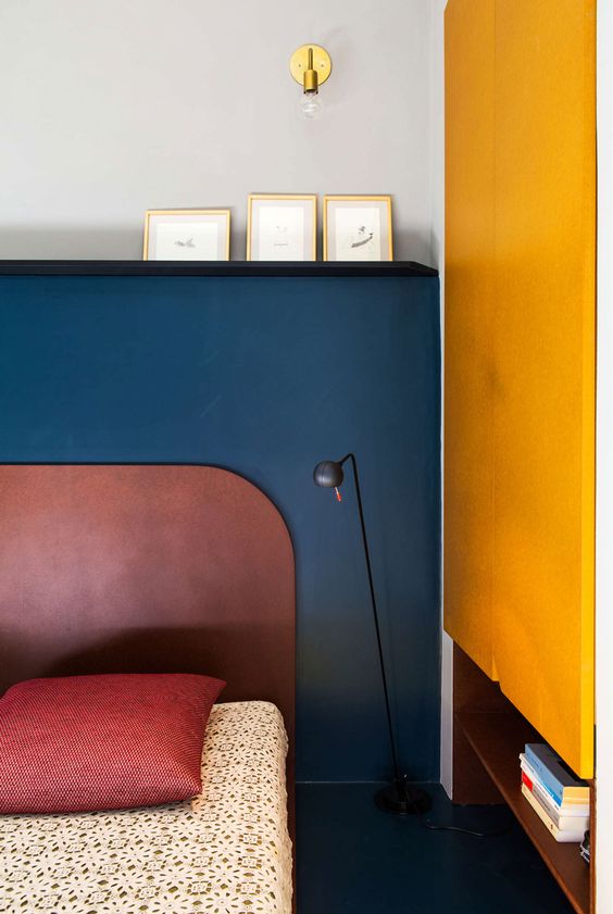 Two-Tone Wall Creates a Bold Backdrop for Artwork