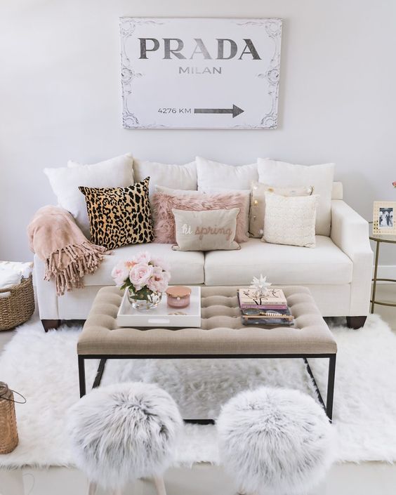 Tufted Ottoman with Mirror Base Adds Dual Functionality