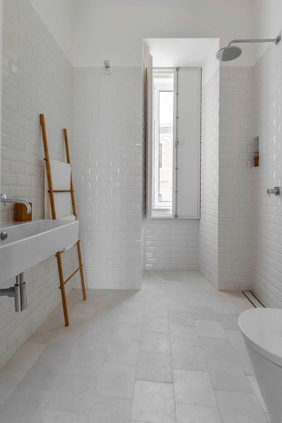 Wooden Ladder Shelf for Towels Near Sink