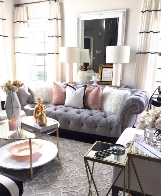 Gold Pineapple Accents Add Tropical Glamour