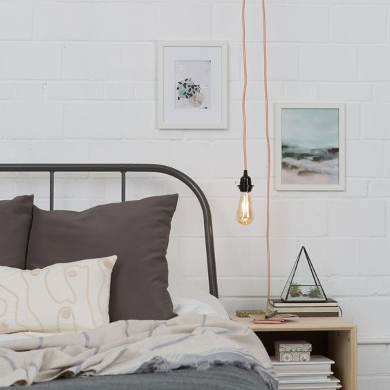 Single Bulb Pendant Offers Minimalist Charm