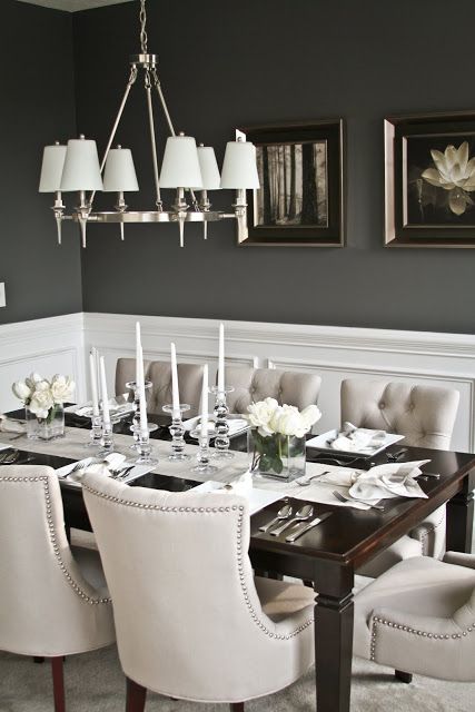 Clear Glass Candlesticks for a Dramatic Table Setting