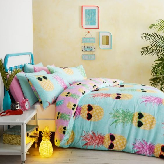 Pineapple Bedding With Sunglasses Adds Tropical Fun