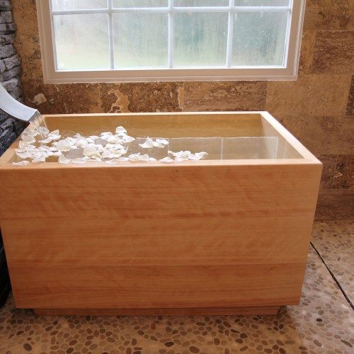 Light Wood Tub With Clear Internal Dividers