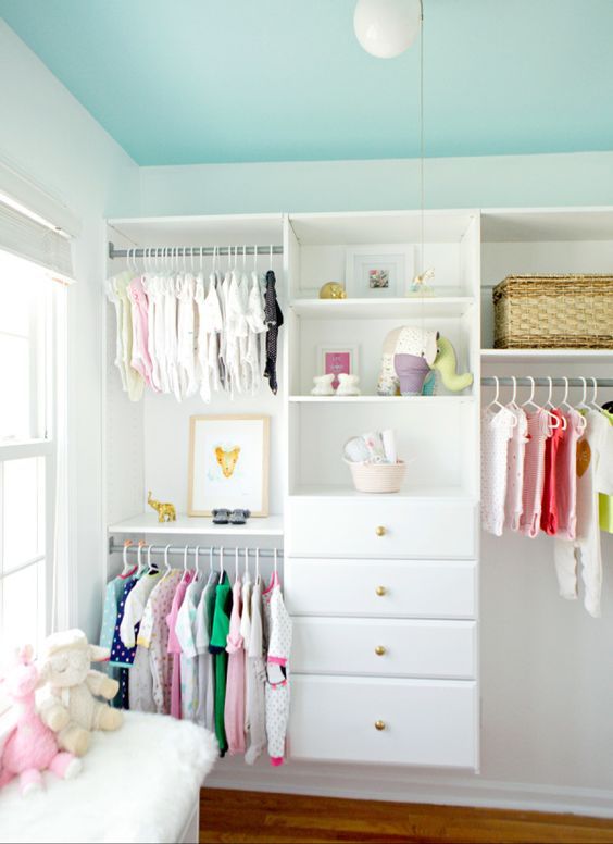 Incorporate White Drawers With Gold Knobs for Clean Storage
