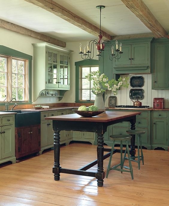 Turned-Leg Table Adds Rustic Farmhouse Charm