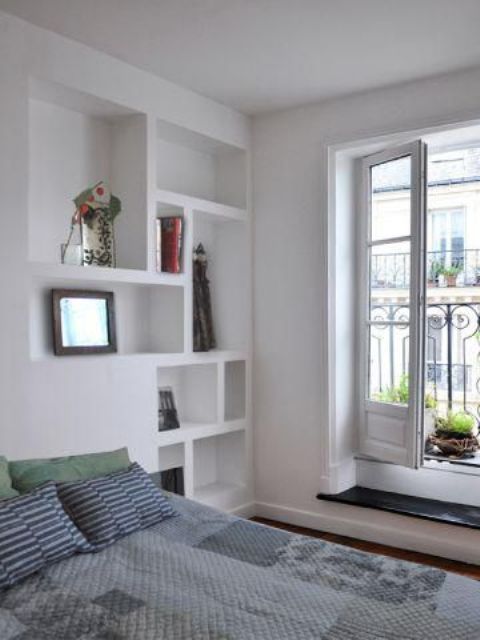 Break Up Monotony with Offset Niches of Varied Sizes
