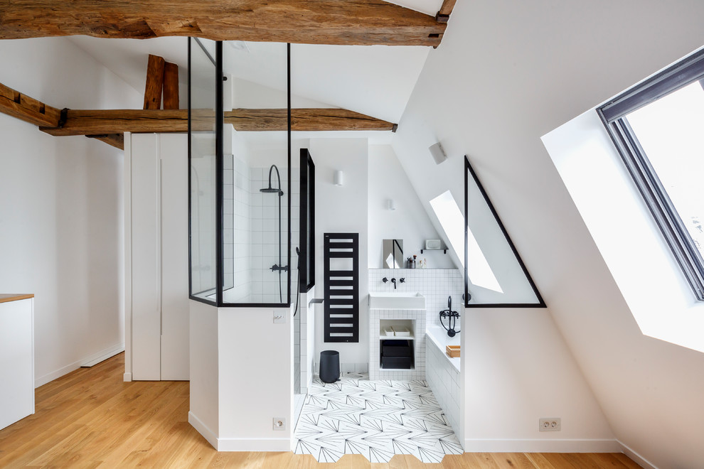 Black Heated Towel Rail for Modern Warmth
