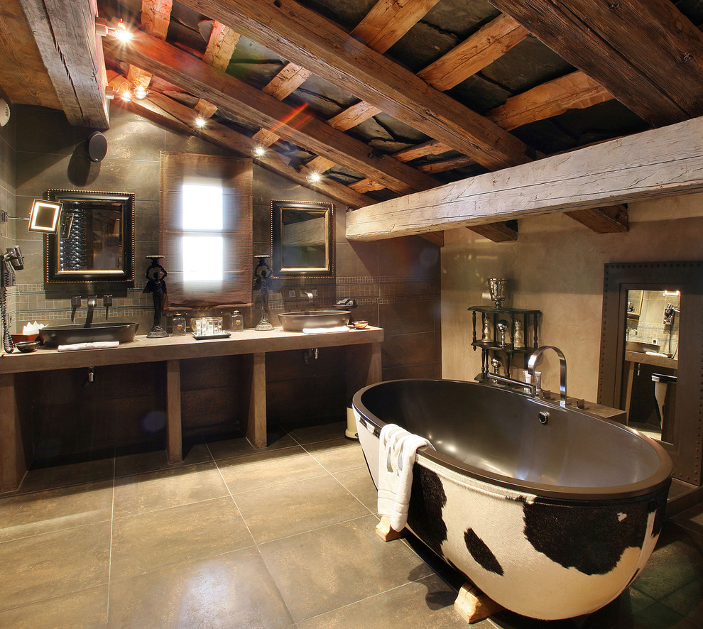 Cowhide-Wrapped Tub Adds a Whimsical Statement