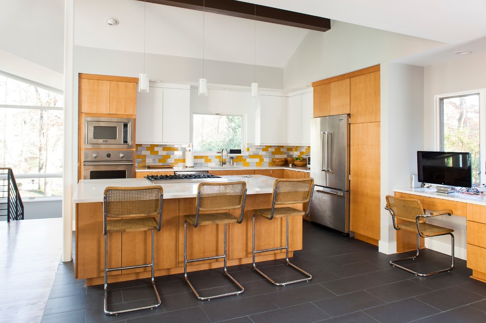 Kitchen Backsplash With Alternating Yellow and White Rectangles
