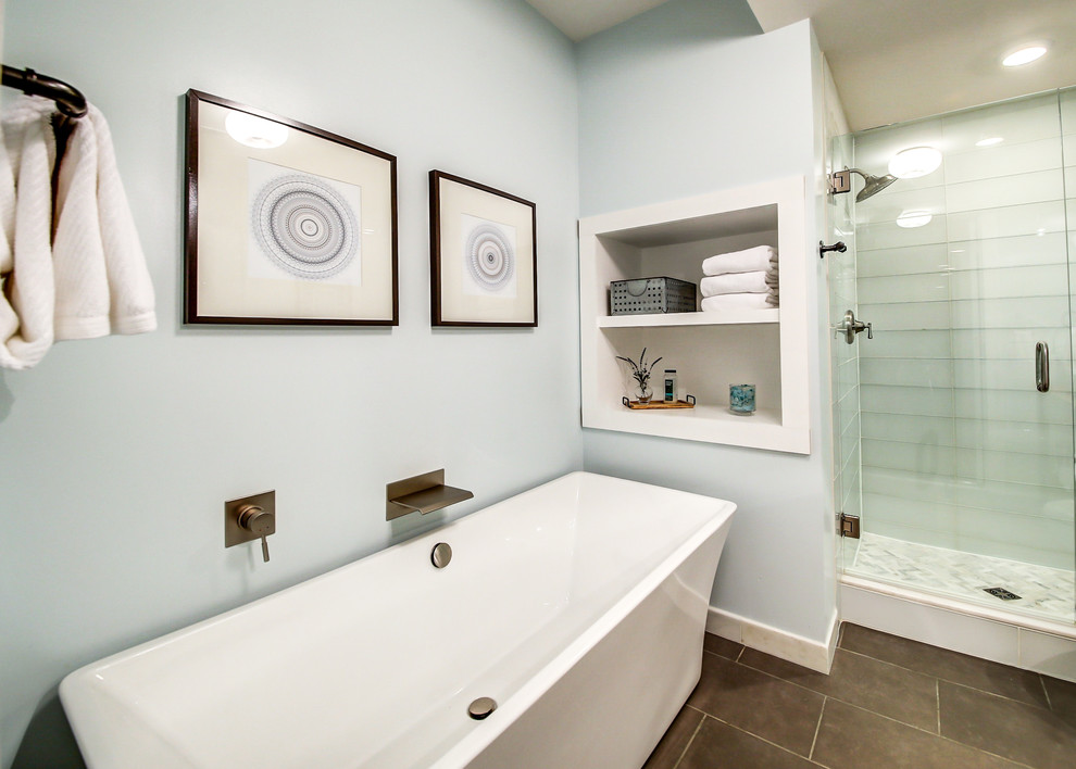 Recessed Niche Shelves Organize Bath Linens and Decor