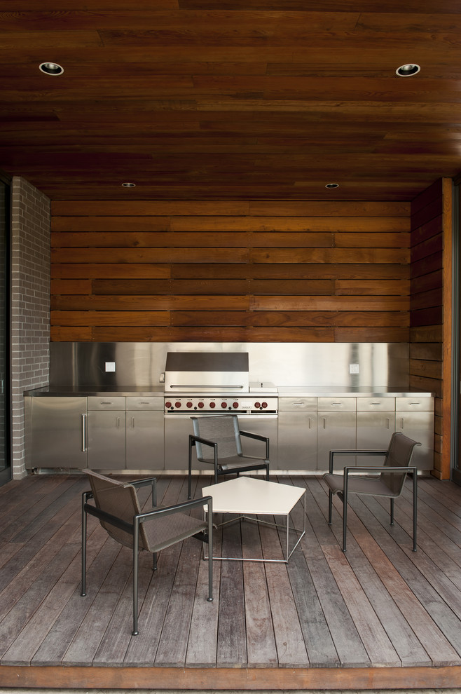 Stainless Steel Cabinets For a Sleek Outdoor Kitchen