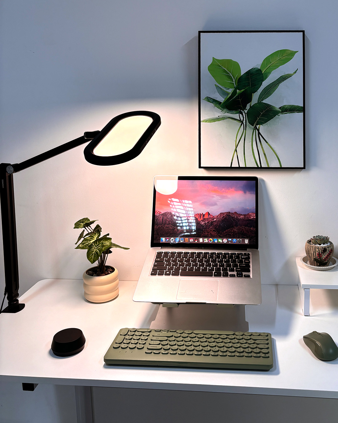 Adjustable Desk Lamp for Focused Task Lighting