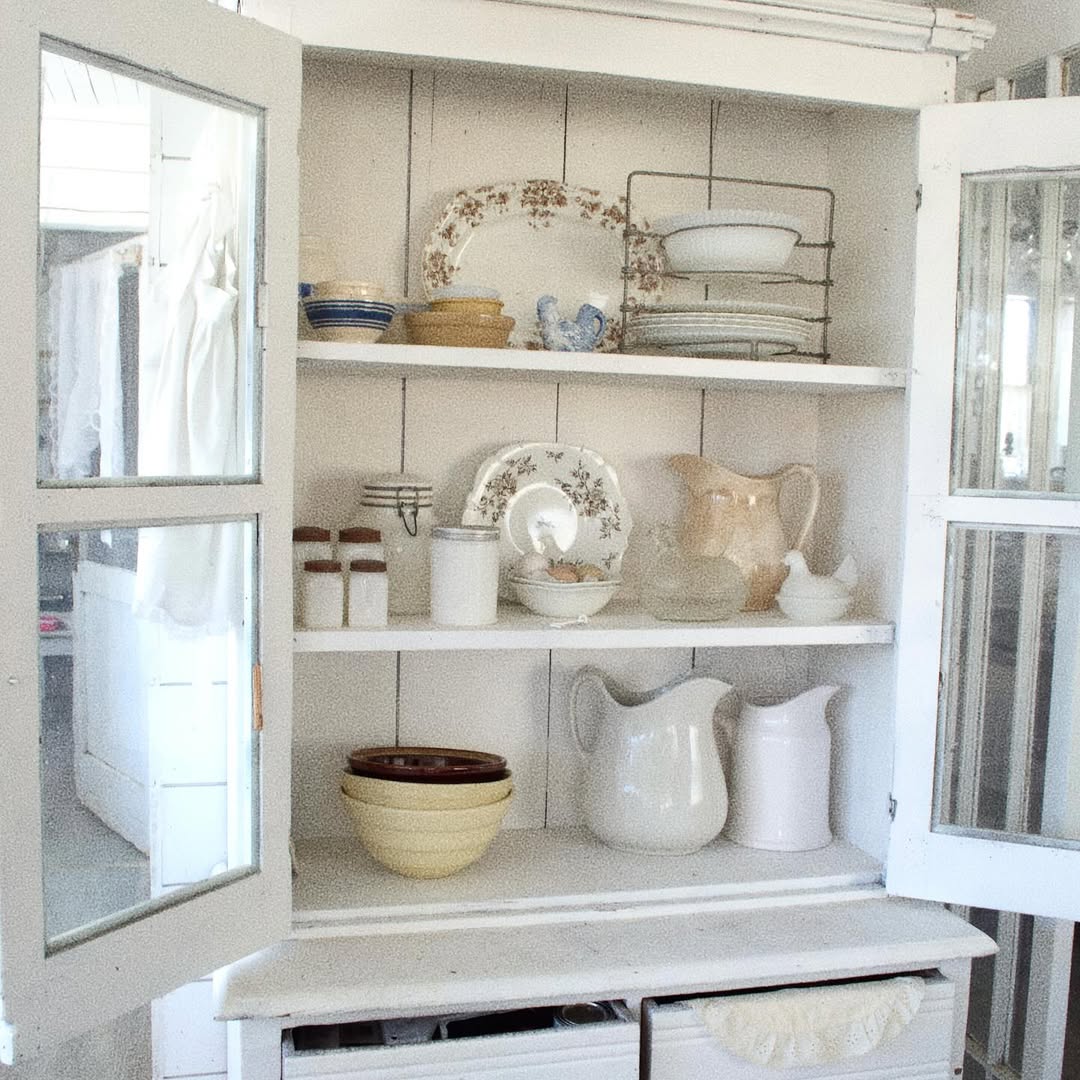 Tiered Metal Rack For Stacking Plates And Bowls