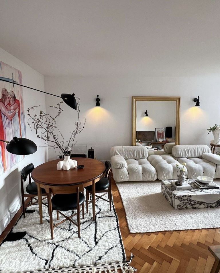 Adjustable Wall Sconces That Highlight Art and Ambiance