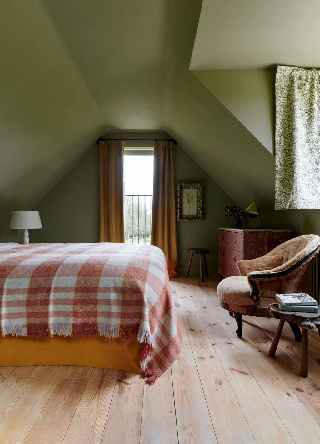 Layer Warm Tones for Cozy Bedding Texture