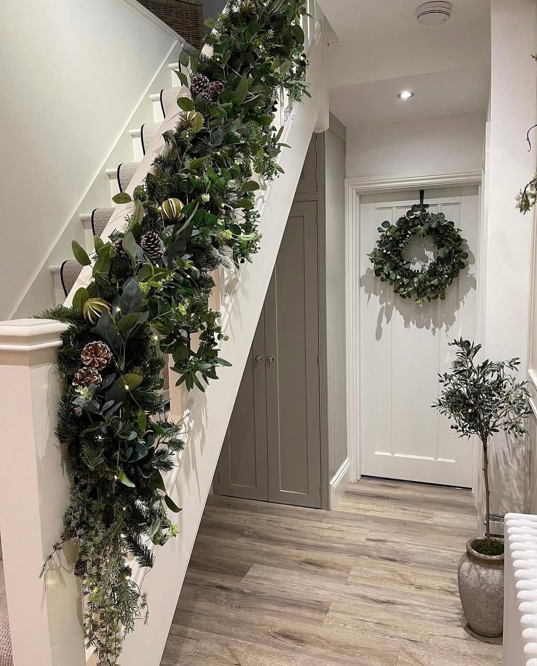 Cascading Garland with Pinecones and Citrus Slices