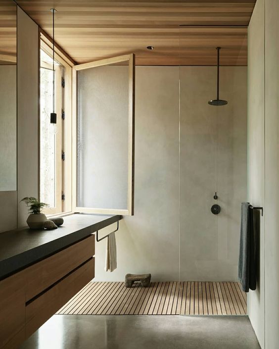 Wooden Shower Mat Offers Natural Texture and Drainage