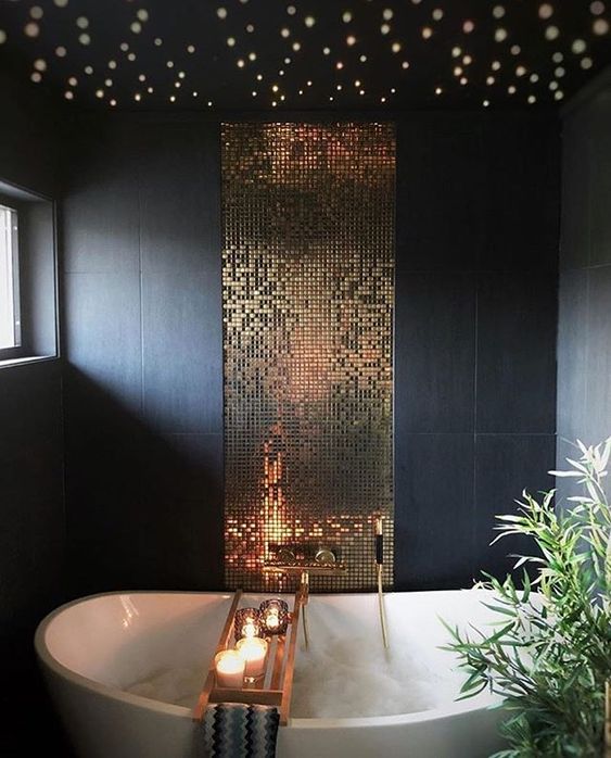 Mosaic Tile Feature Wall Adds Glamour Behind the Tub