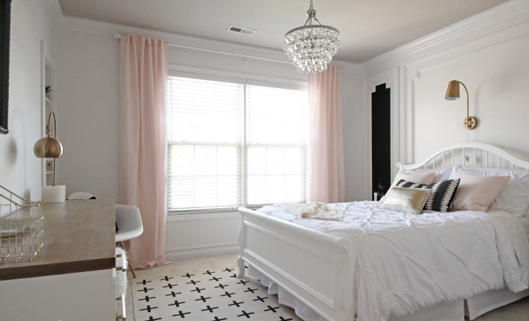 Patterned Rug Adds Graphic Interest to the Floor