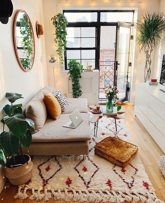 Warm Up a Wall with an Oval Mirror
