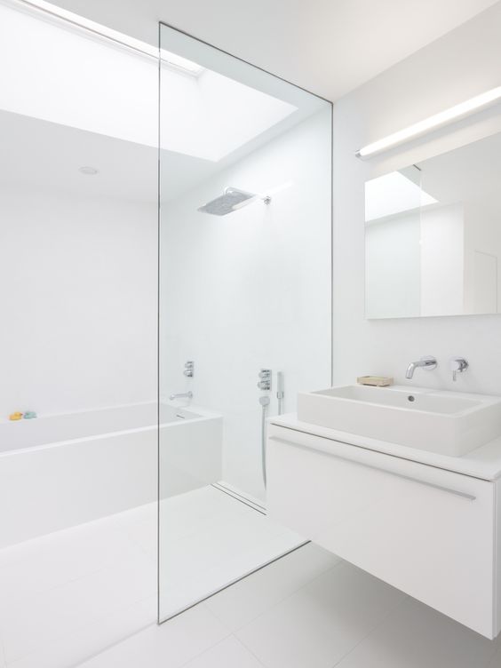 Clear Glass Shower Screen Creates an Open, Airy Feel