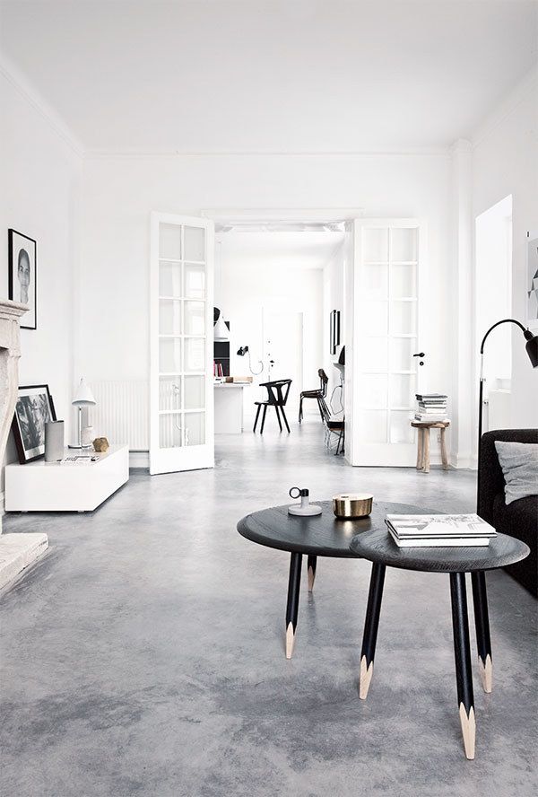 Black Nesting Tables With Tapered Legs