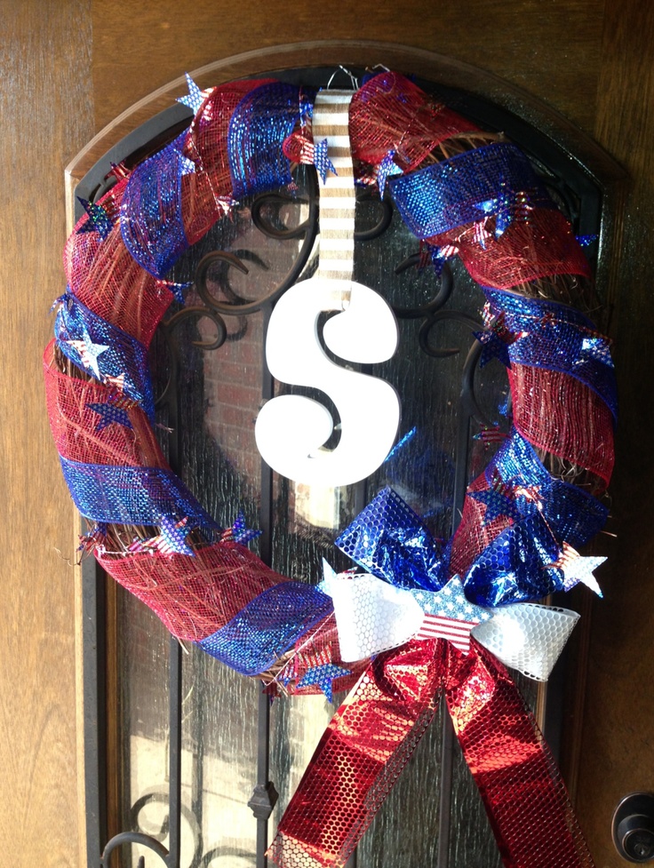 Layered Mesh and Ribbon for a Full Patriotic Bow