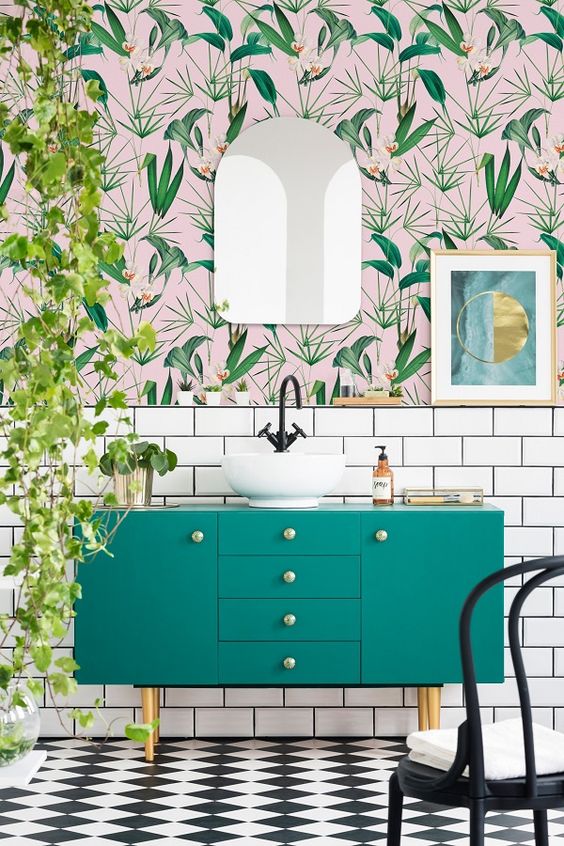 Arched Mirror Reflects Bold Tropical Wallpaper