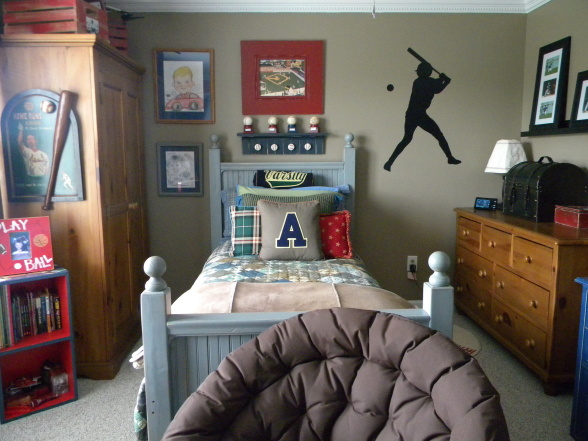 Baseball Silhouette Wall Decal Adds Action to a Sports-Themed Room