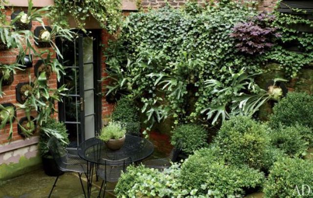 Wall-Mounted Planters Create Vertical Greenery Displays