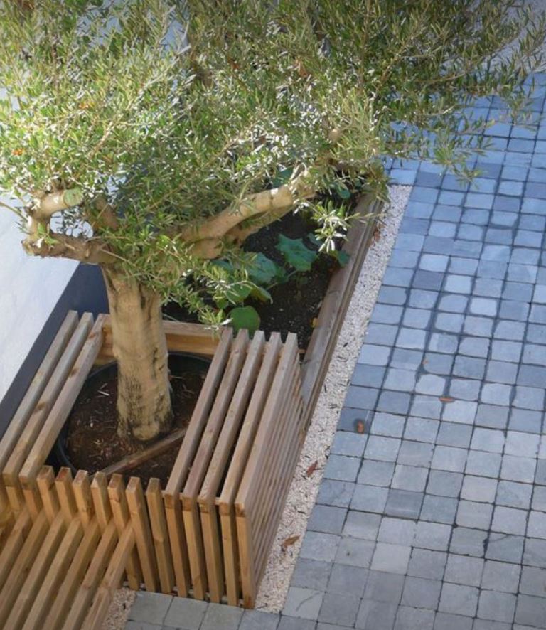 Wooden Planter With Integrated Seating