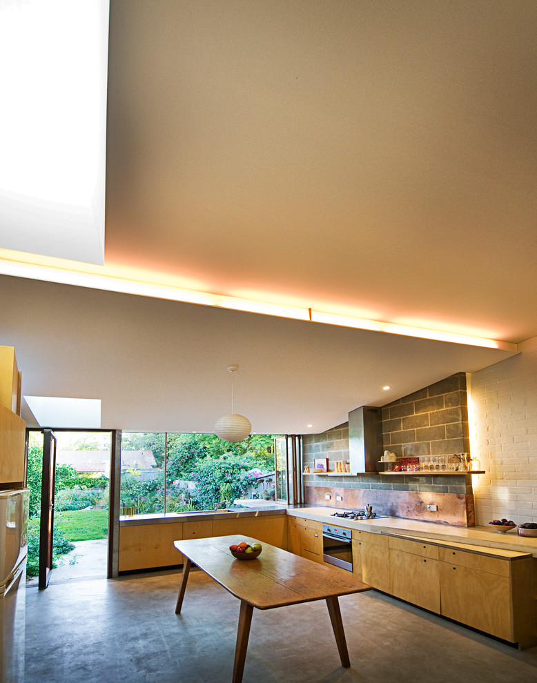 Copper Sheet Splashback Adds Warm, Industrial Texture