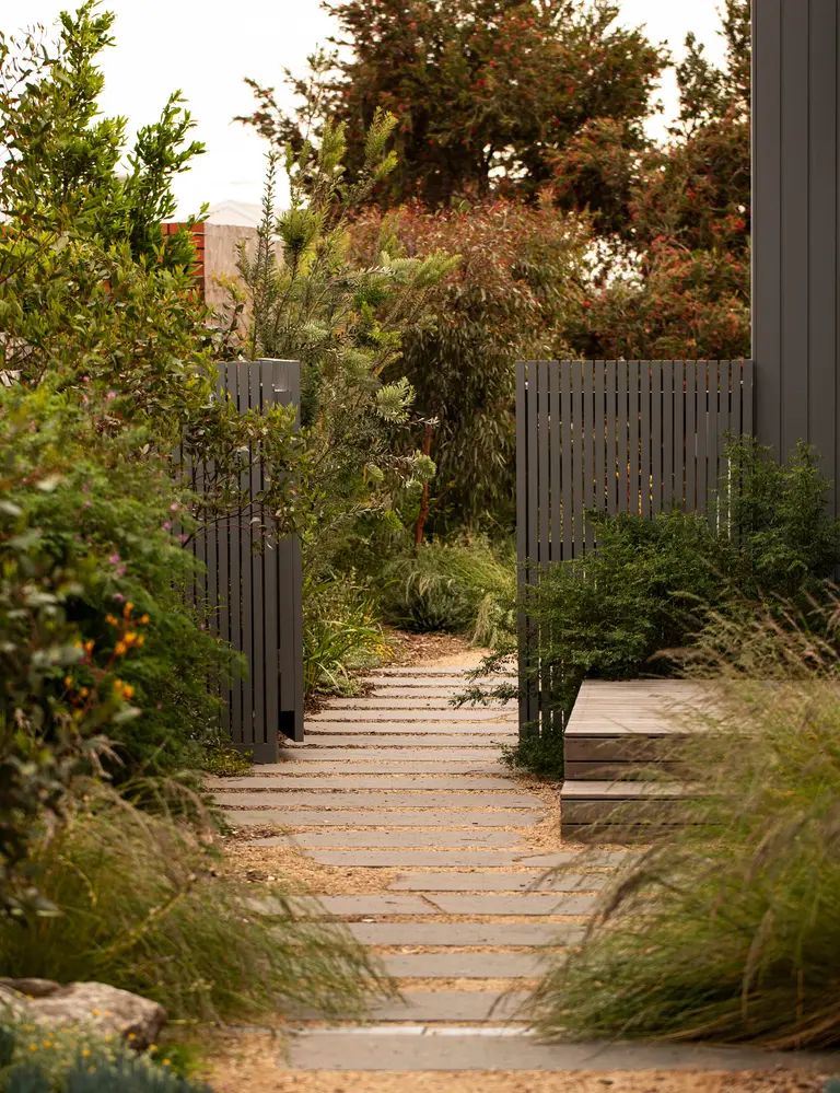 Integrate a Stepped Deck into Your Slatted Fence Design