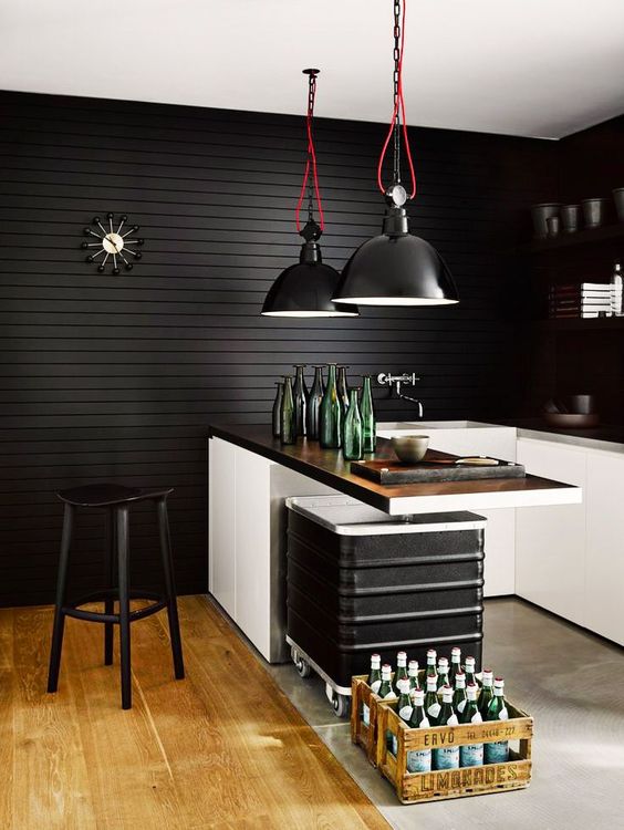 Industrial-Style Crate for Bottled Drinks
