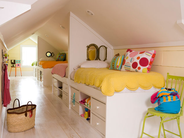 Maximize Sloped Ceilings With Built-in Beds and Cheerful Quilts