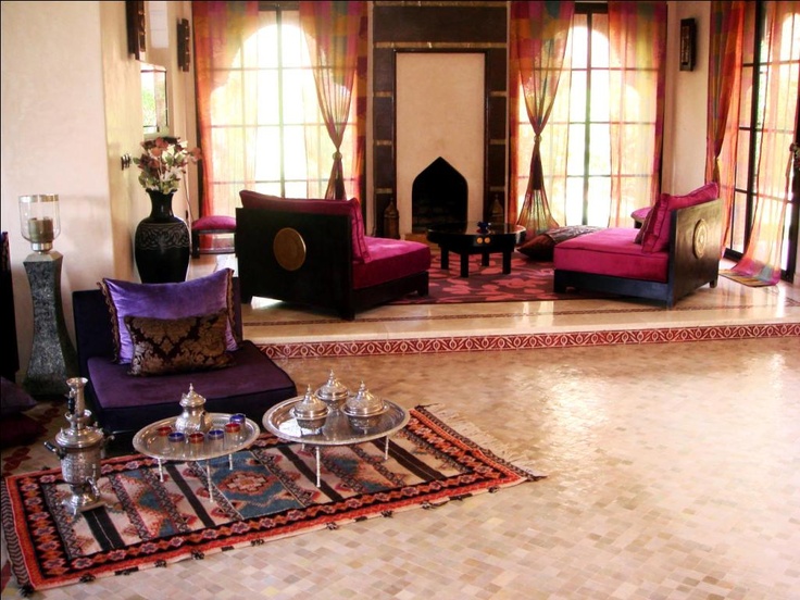 Silver Trays Add Glamour To Low Coffee Table Setup