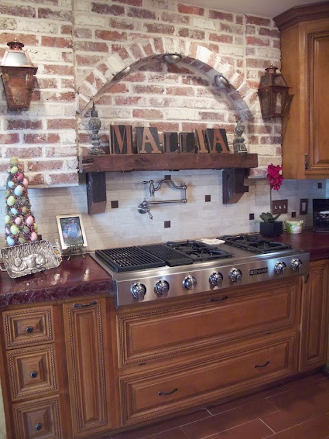 Wooden Letters Spell Out a Personal Touch Above the Stove