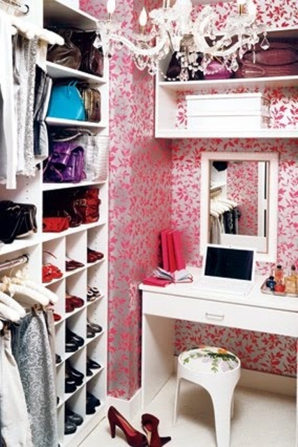 Pink Floral Wallpaper Adds Playful Personality