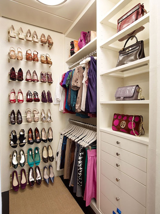 Tiered Shelving Showcases Handbags