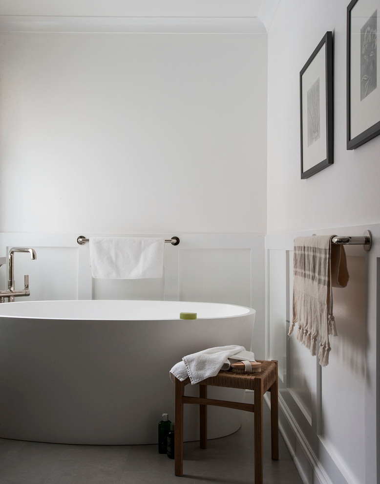 Woven Stool for Bath Towels and Bathing Accessories